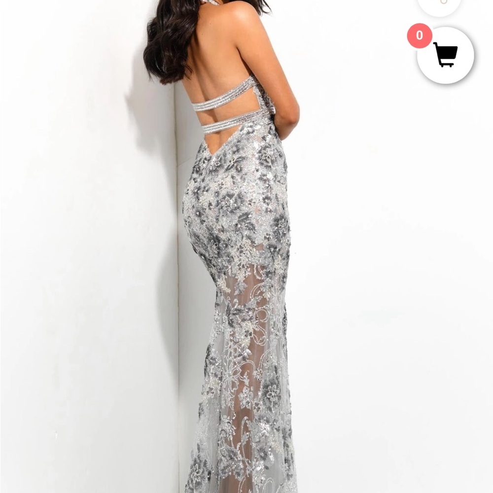 Absolutely gorgeous gown